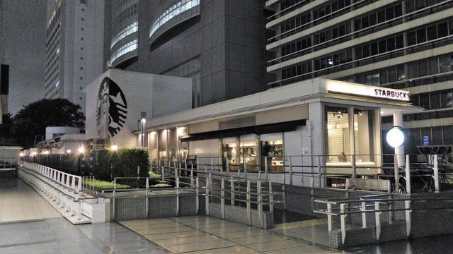 Starbucks @ Shinjuku Southern Terrace