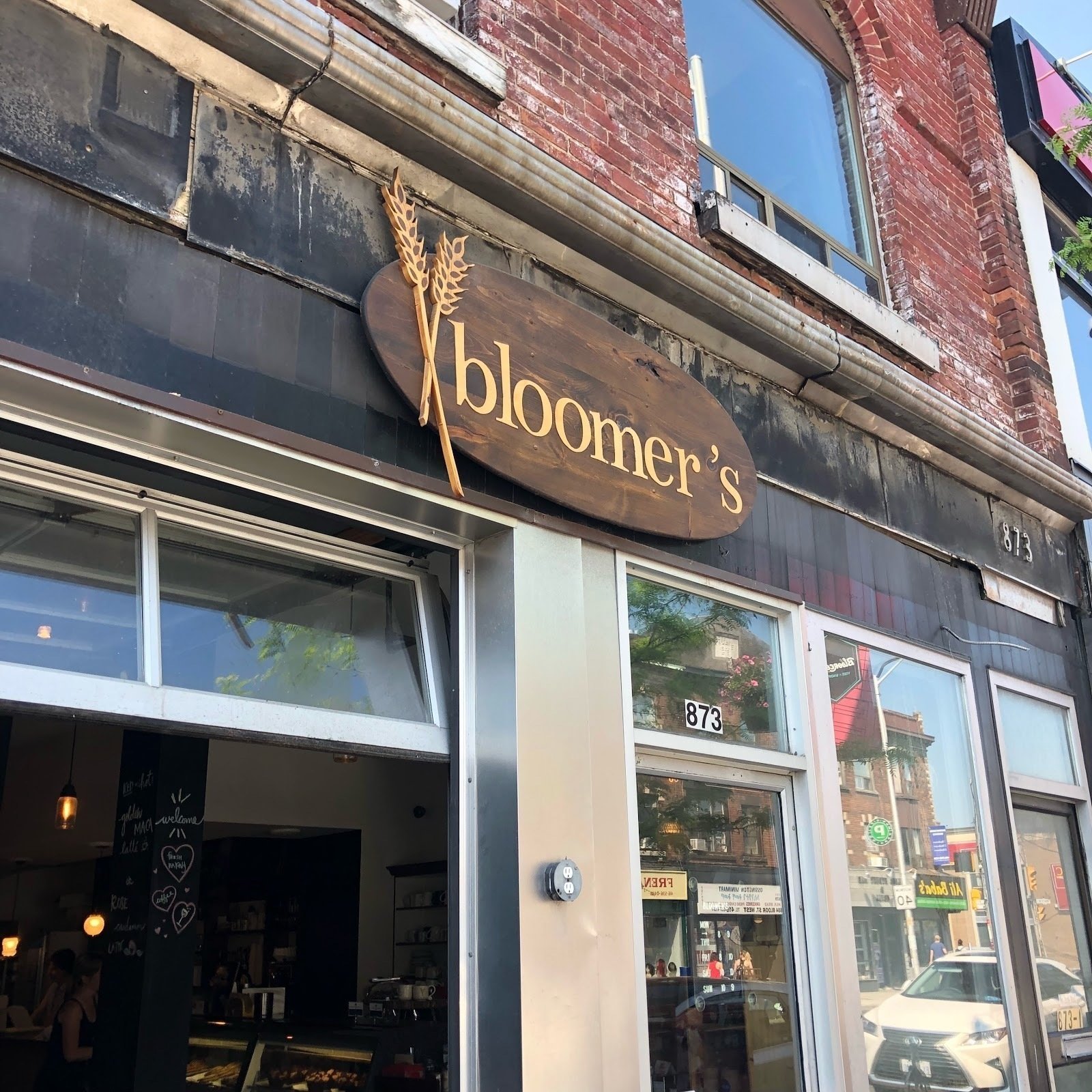 <span class="translation_missing" title="translation missing: en.meta.location_title, location_name: Bloomer&#39;s Bloor, city: Toronto">Location Title</span>