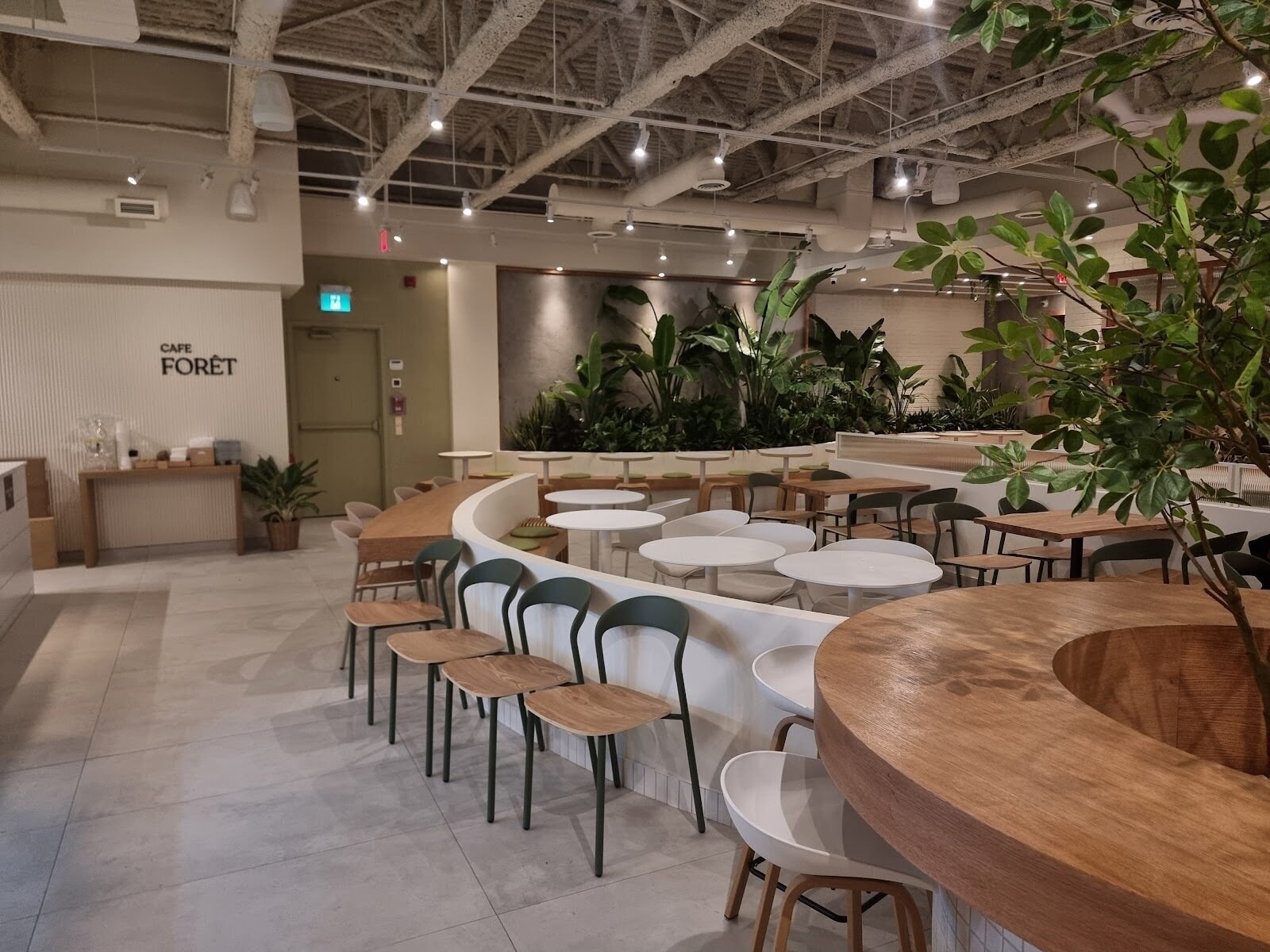 <span class="translation_missing" title="translation missing: en.meta.location_title, location_name: Cafe Forêt, city: Toronto">Location Title</span>