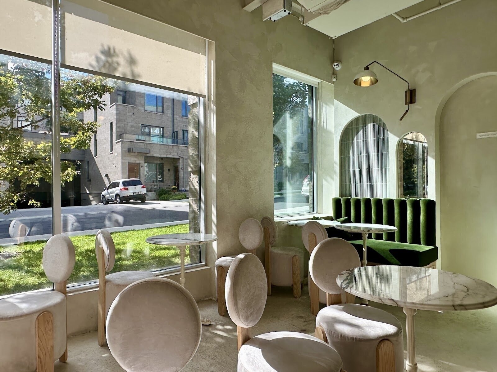 <span class="translation_missing" title="translation missing: en.meta.location_title, location_name: Cafe X Bica, city: Toronto">Location Title</span>