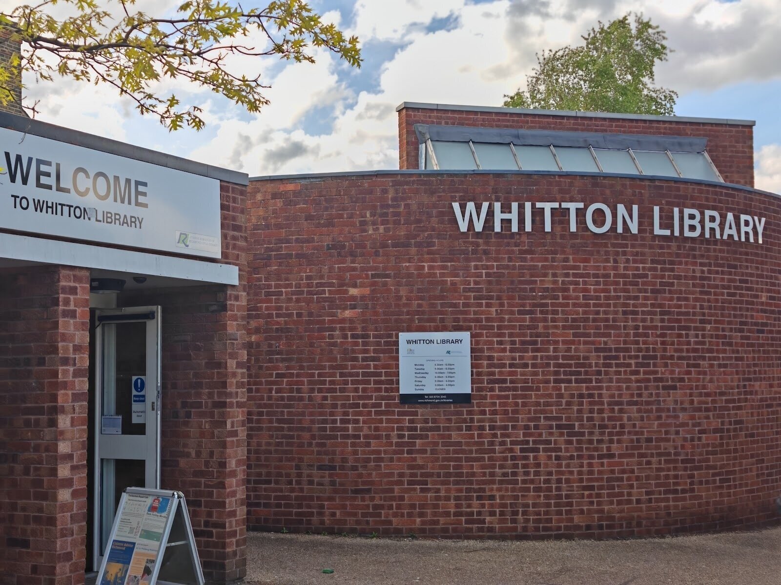 <span class="translation_missing" title="translation missing: en.meta.location_title, location_name: Whitton Library, city: Twickenham">Location Title</span>