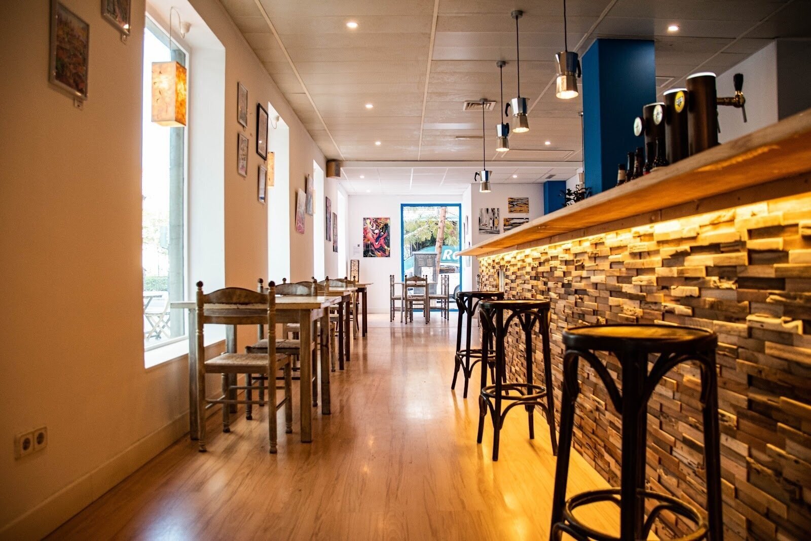 <span class="translation_missing" title="translation missing: en.meta.location_title, location_name: Café ArtySana - Cabanyal, city: Valencia">Location Title</span>