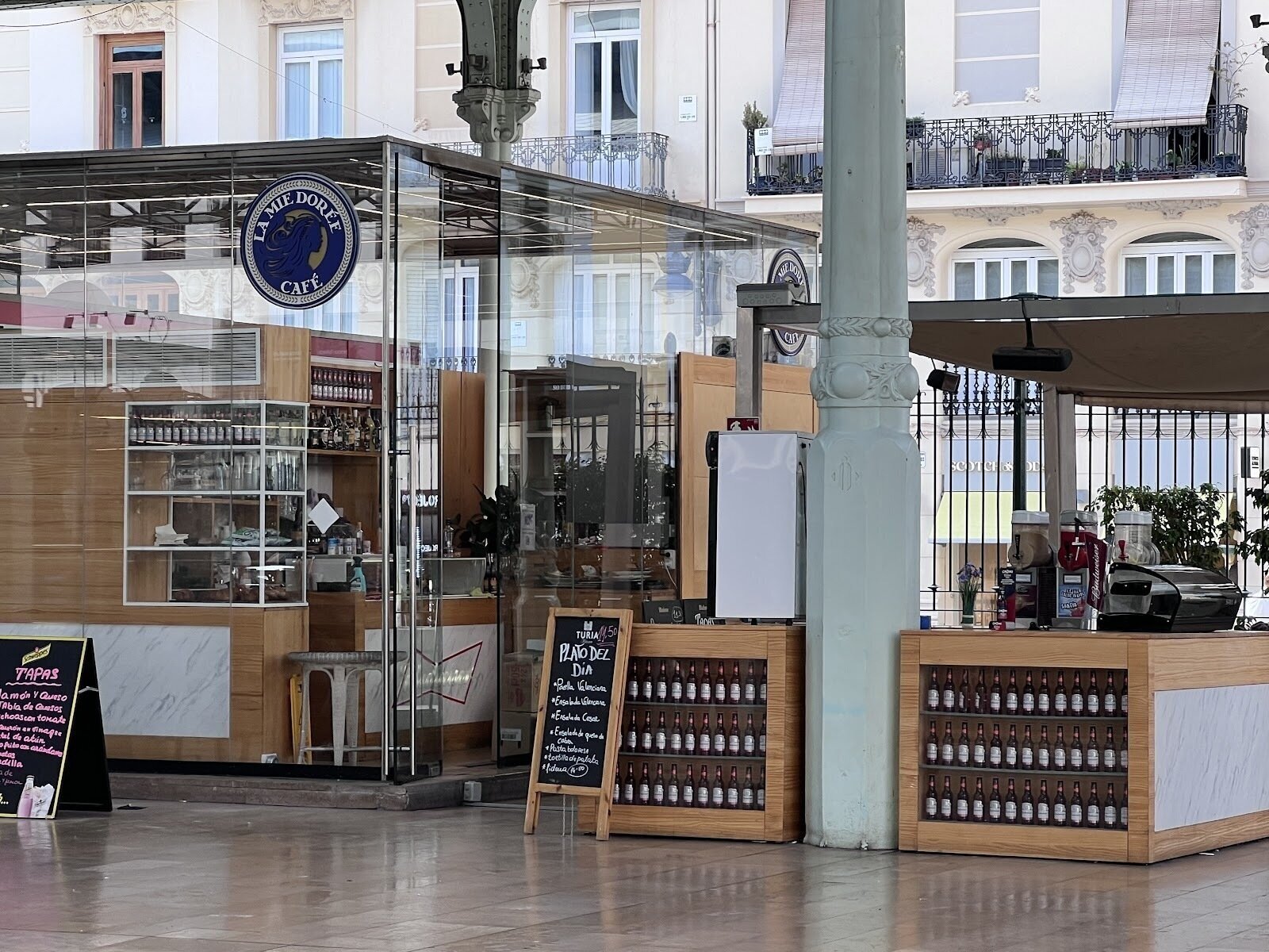 <span class="translation_missing" title="translation missing: en.meta.location_title, location_name: Pantalan 5 (ExMie Doree), city: Valencia">Location Title</span>