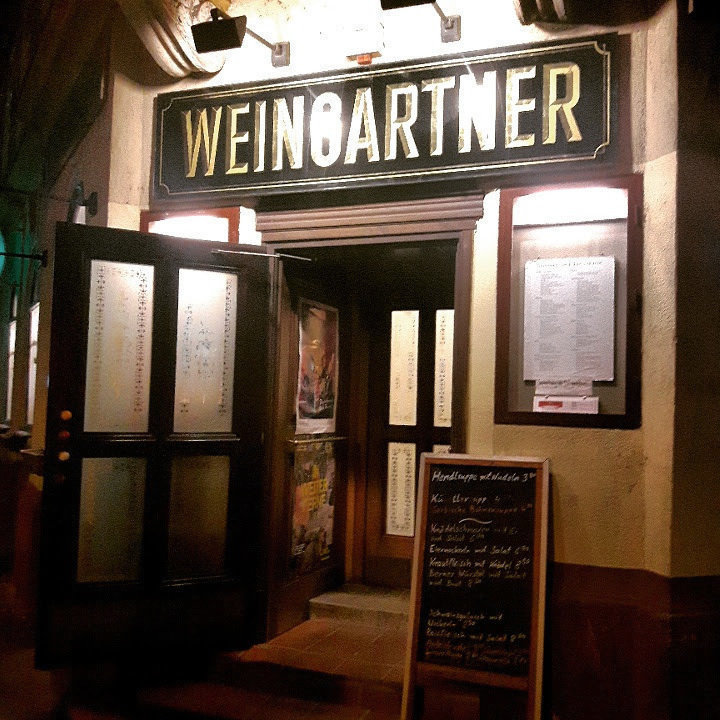 <span class="translation_missing" title="translation missing: en.meta.location_title, location_name: Weingartner Billard-Café, city: Vienna">Location Title</span>
