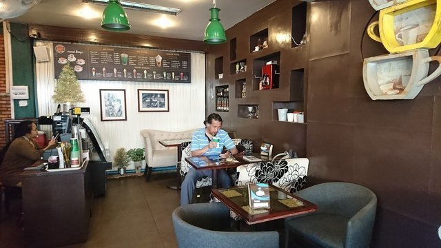 Cafe Sinouk @ Chao Anou Road