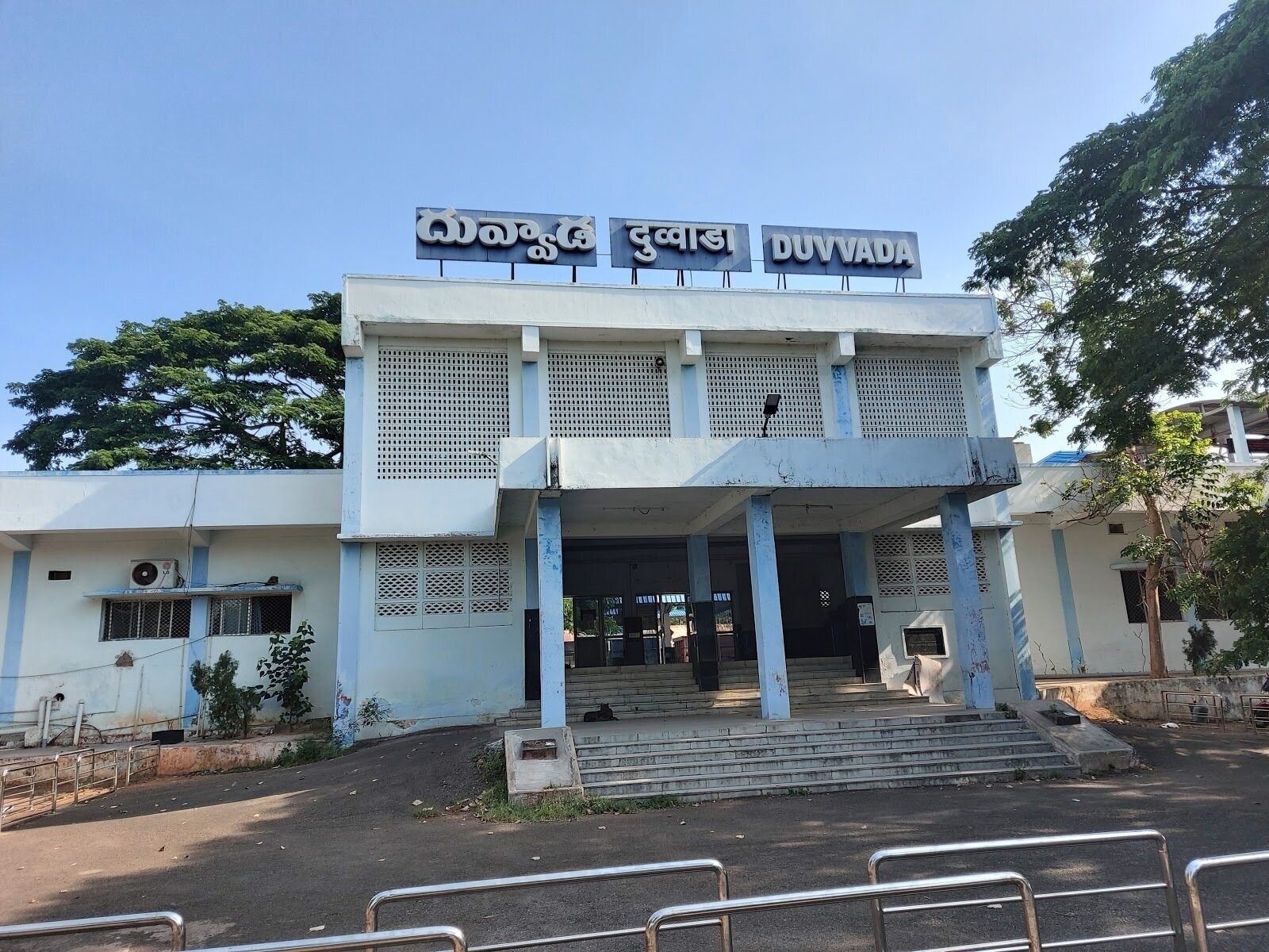 <span class="translation_missing" title="translation missing: en.meta.location_title, location_name: Duvvada Railway Station, city: Visakhapatnam">Location Title</span>