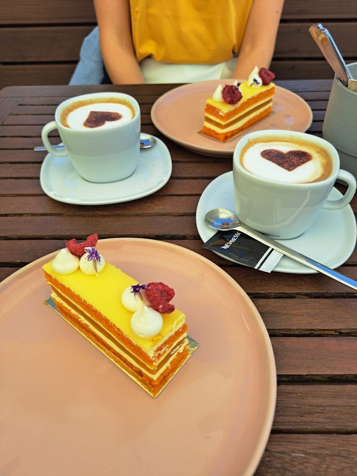 <span class="translation_missing" title="translation missing: en.meta.location_title, location_name: Velvet Cupcake &amp; Coffee, city: Viseu">Location Title</span>