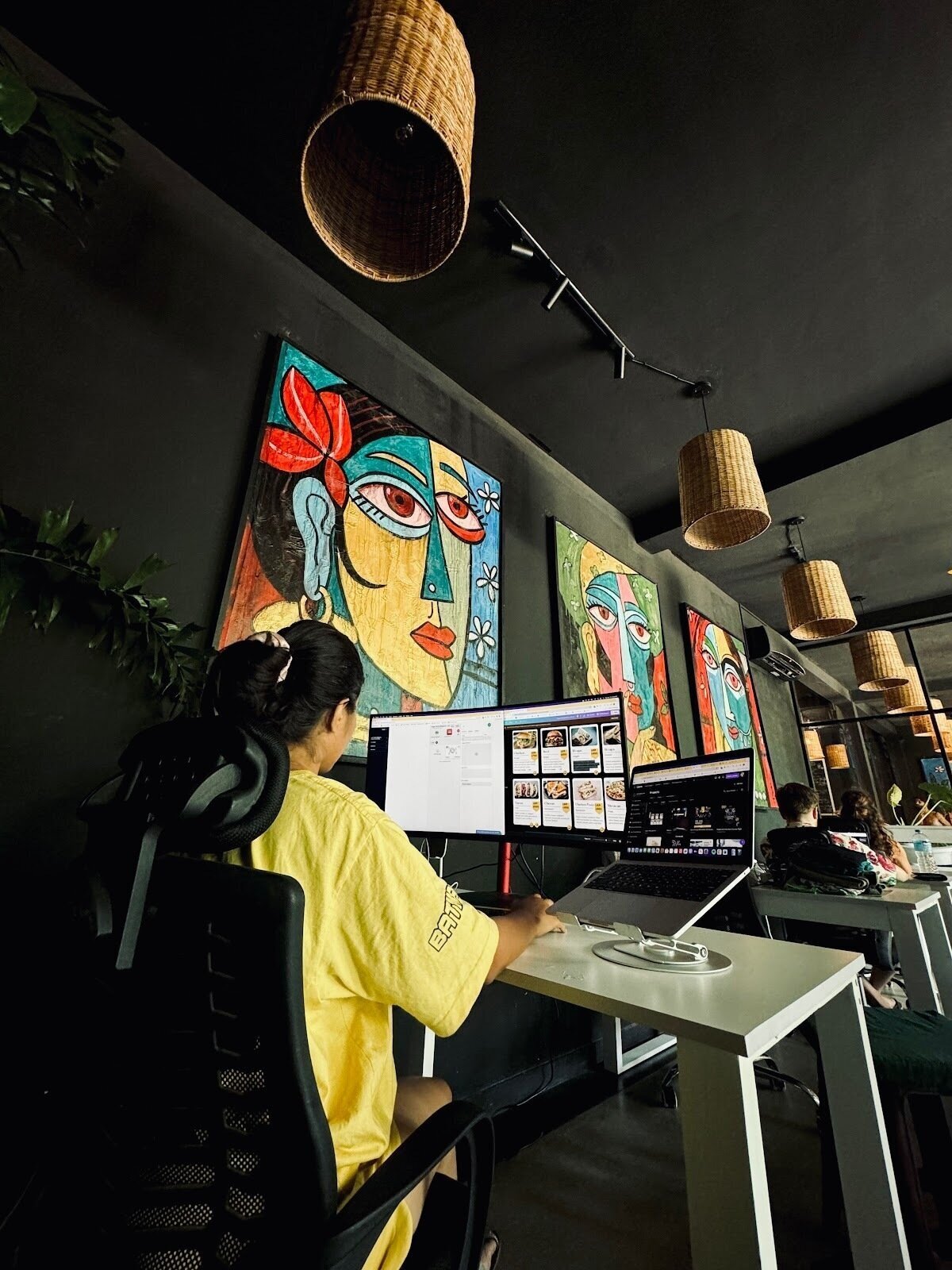 <span class="translation_missing" title="translation missing: en.meta.location_title, location_name: Sugar Hostel Weligama - Coliving &amp; Coworking, city: Weligama">Location Title</span>