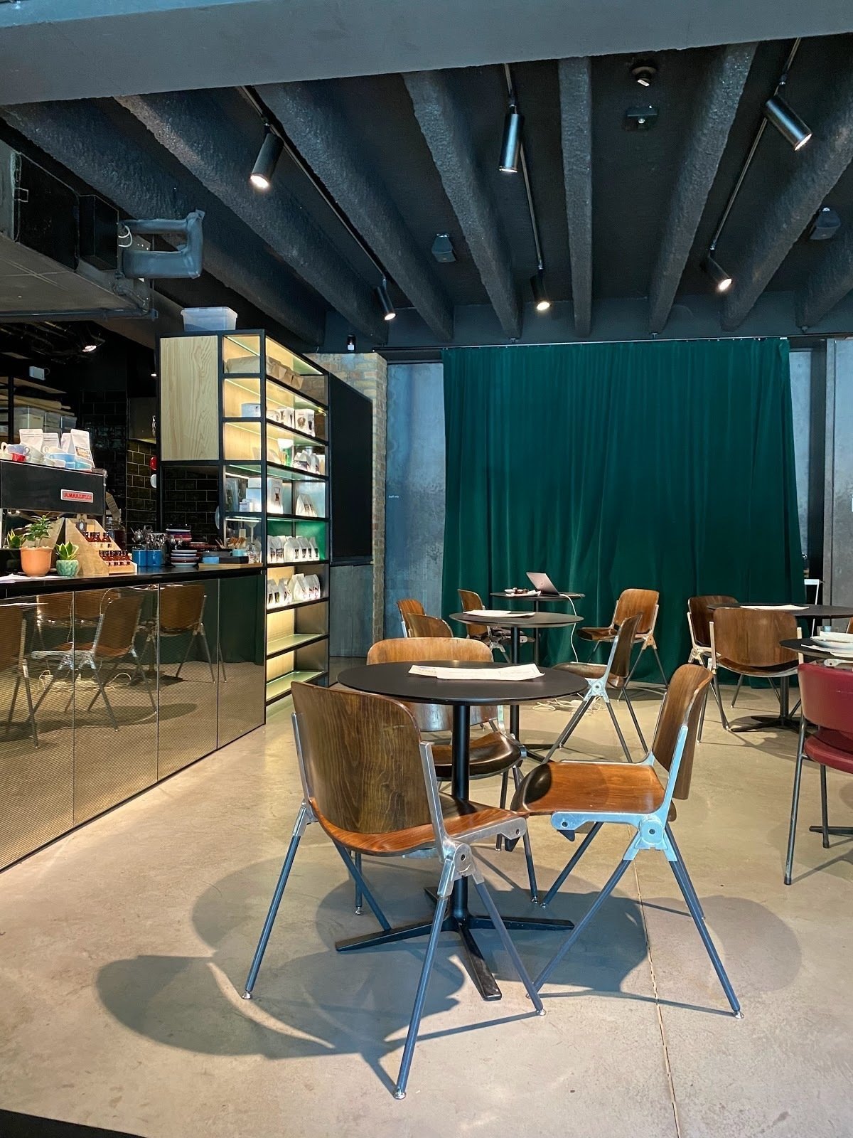 Cogito Coffee / Urania: A Work-Friendly Place in Zagreb