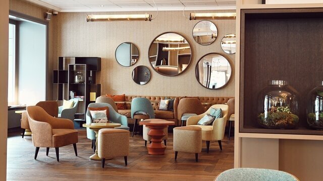 THE LOBBY